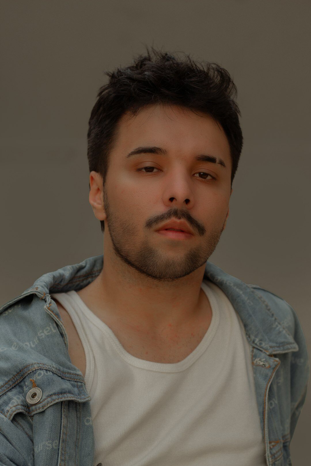 Portrait of a male Uruguayan entertainment reporter